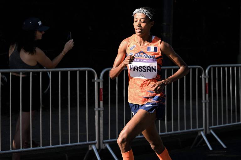 Holandesa Sifan Hassan bate recorde olímpico com 2h22min55s e conquista ouro na maratona feminina