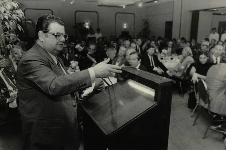 Em 1986, foi eleito deputado federal constituinte por São Paulo pelo PDS. Exerceu o cargo por cinco mandatos consecutivos, pelo PDS (partido que se tornaria posteriormente PPR, PPB e PP) e pelo PMDB. Na foto, Netto fala em um almoço da Câmara de Comércio e Indústria