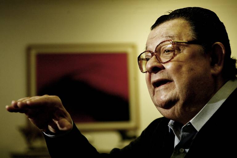 Em 2006, foi candidato à deputado federal pelo PMDB-SP, mas não se elegeu. No ano seguinte, foi indicado por Lula para o conselho curador da Empresa Brasil de Comunicação, cargo que ocupou até 2009. Na foto, aparece em seu escritório em entrevista à Folha