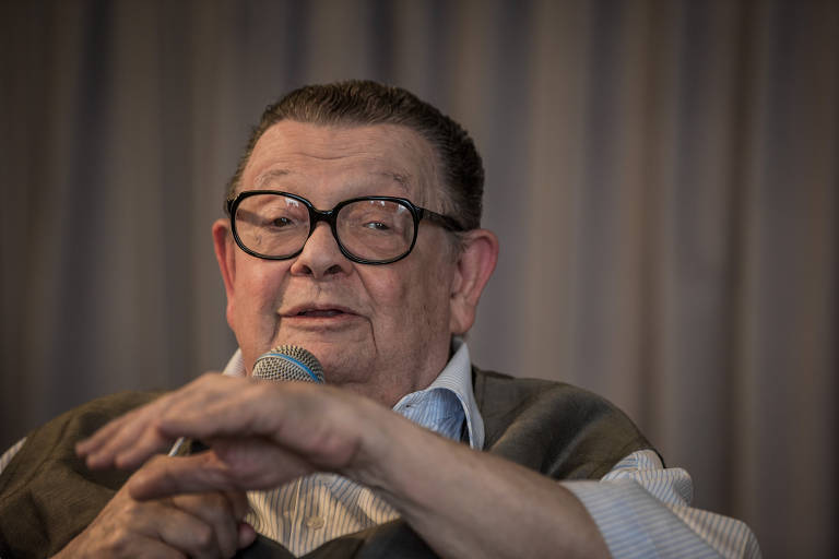 Em 2018, foi um dos alvos da 49ª fase da Operação Lava Jato, acusado de receber propina do consórcio Norte Energia, que venceu a disputa em 2010 na licitação para construção de Belo Monte (PA)