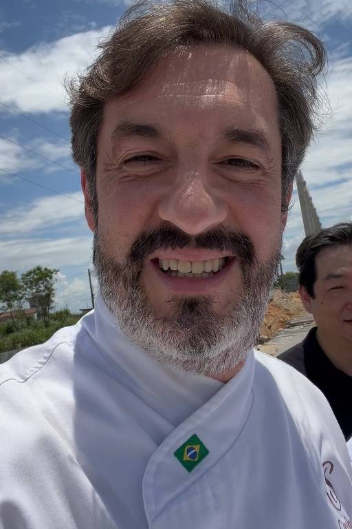 O fundador e CEO da Cacau Show, Alê Costa