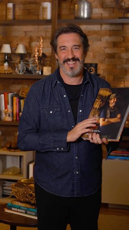 Alê Costa lança livro sobre o cacau