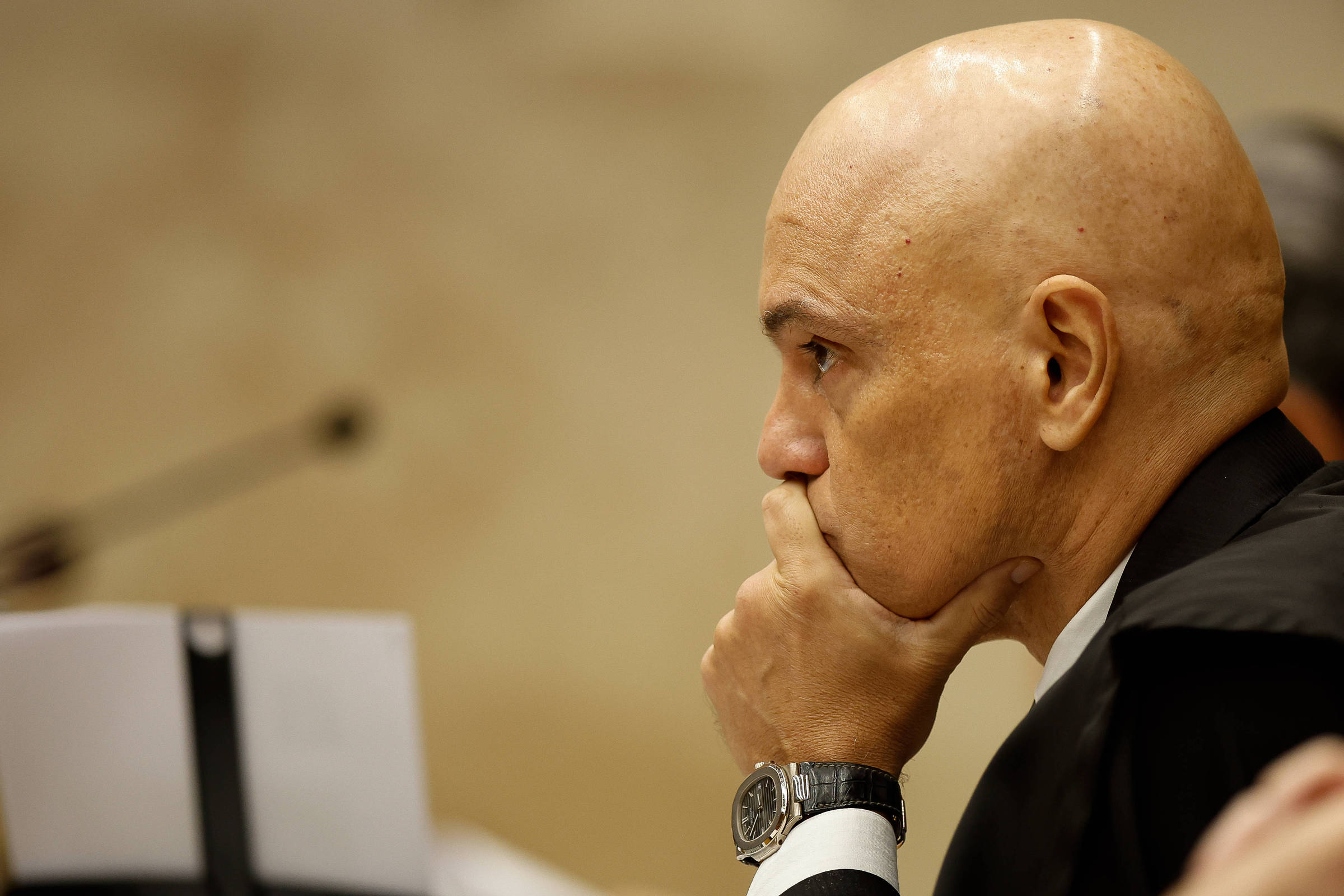 Moraes cita risco de fuga e nega autorização para Bolsonaro ir à posse de Trump