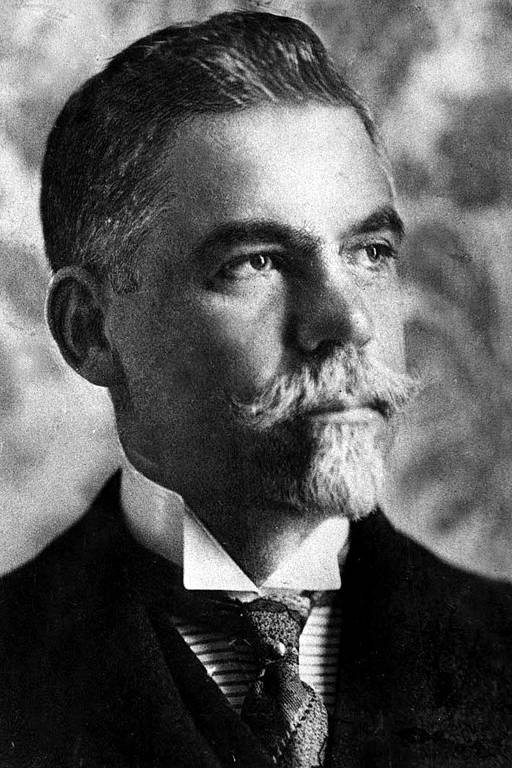 Washington Luís Pereira de Souza, que assumiu a prefeitura de São Paulo em 1914, eleito pela Câmara Municipal; tornou-se presidente da República em 1926