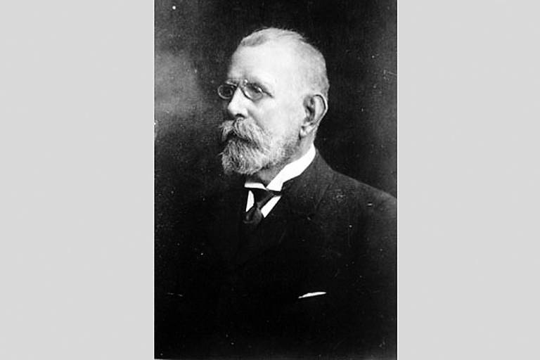 Antônio da Silva Prado, que administrou a cidade de 1899 a 1911; foi eleito sucessivas vezes pela Câmara Municipal e escolhido pelo voto popular para seu último período no cargo