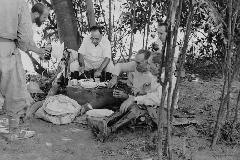 Getúlio Vargas durante visita a uma reserva indígena no Mato Grosso (sem data)