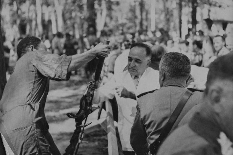 Getúlio Vargas em um churrasco em São Borja (RS), em 1940