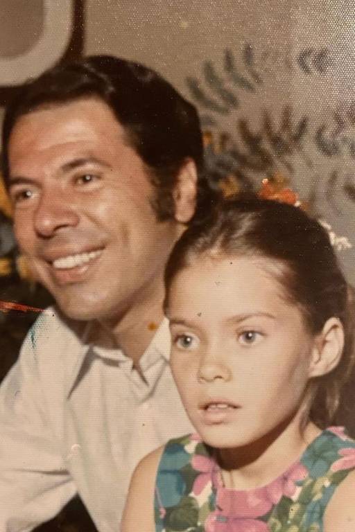 Silvio Santos com a filha Cíntia Abravanel ainda criança