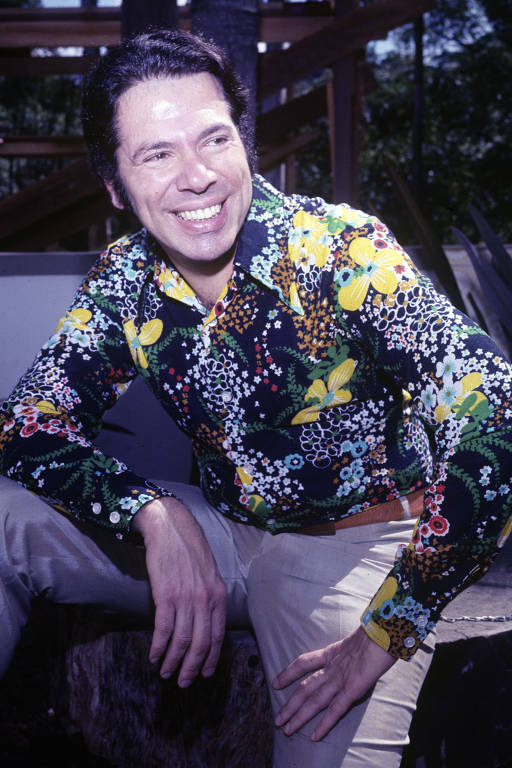 Veja looks de Silvio Santos