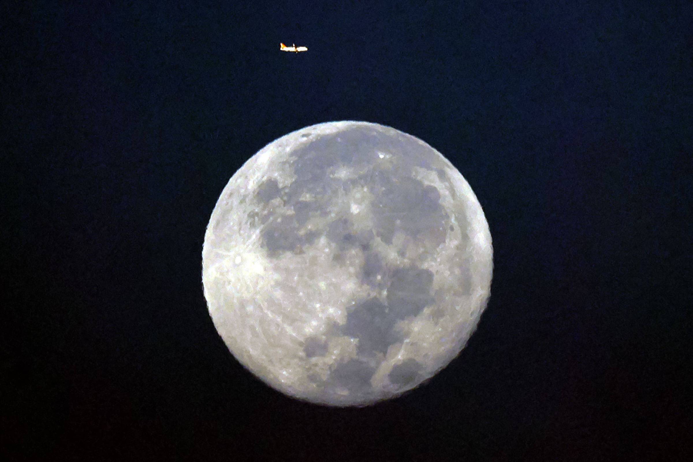 Superlua azul ocupará o céu a partir desta segunda (19)