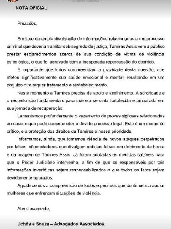 Nota de Tamires Assis comentando sobre o processo contra Davi Brito