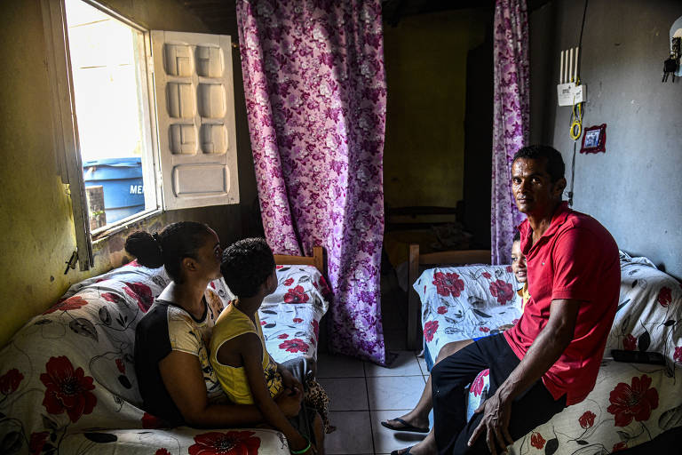 Marcelo, 5, filho caçula de Marcelo Severino da Silva e Laudijane Nascimento, moradores de uma comunidade vizinha à refinaria Abreu e Lima