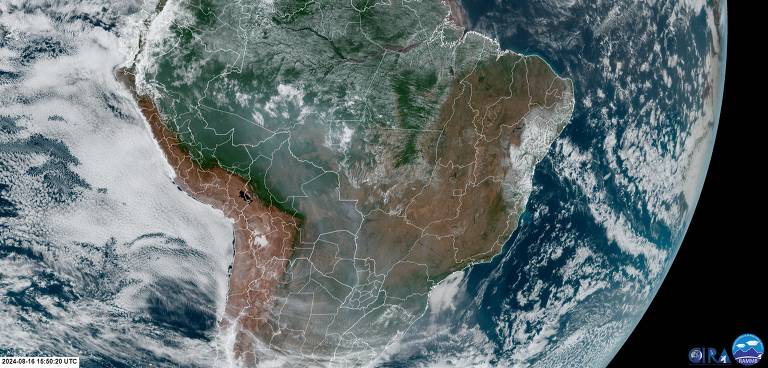 Imagens de satélite mostram trajetória da fumaça sobre países na fronteira do Brasil e em diversos estados