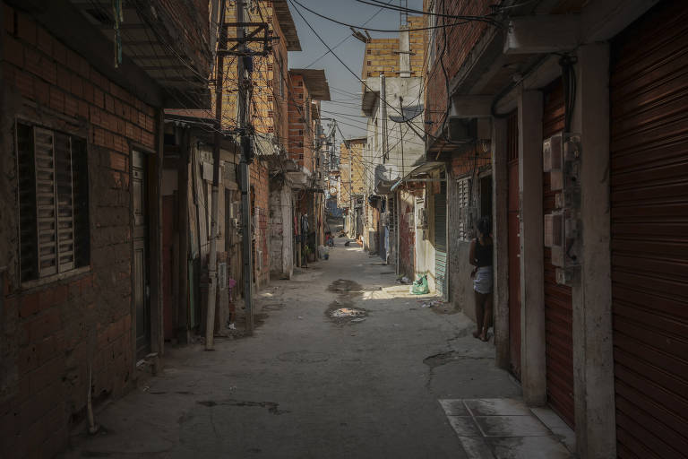 Vielas receberam pavimento de concreto pela Sabesp na comunidade Vila Sílvia, na zona leste da capital paulista