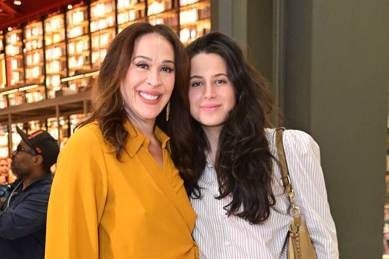 Claudia Raia e Sophia Raia prestigiam lançamento de Boni