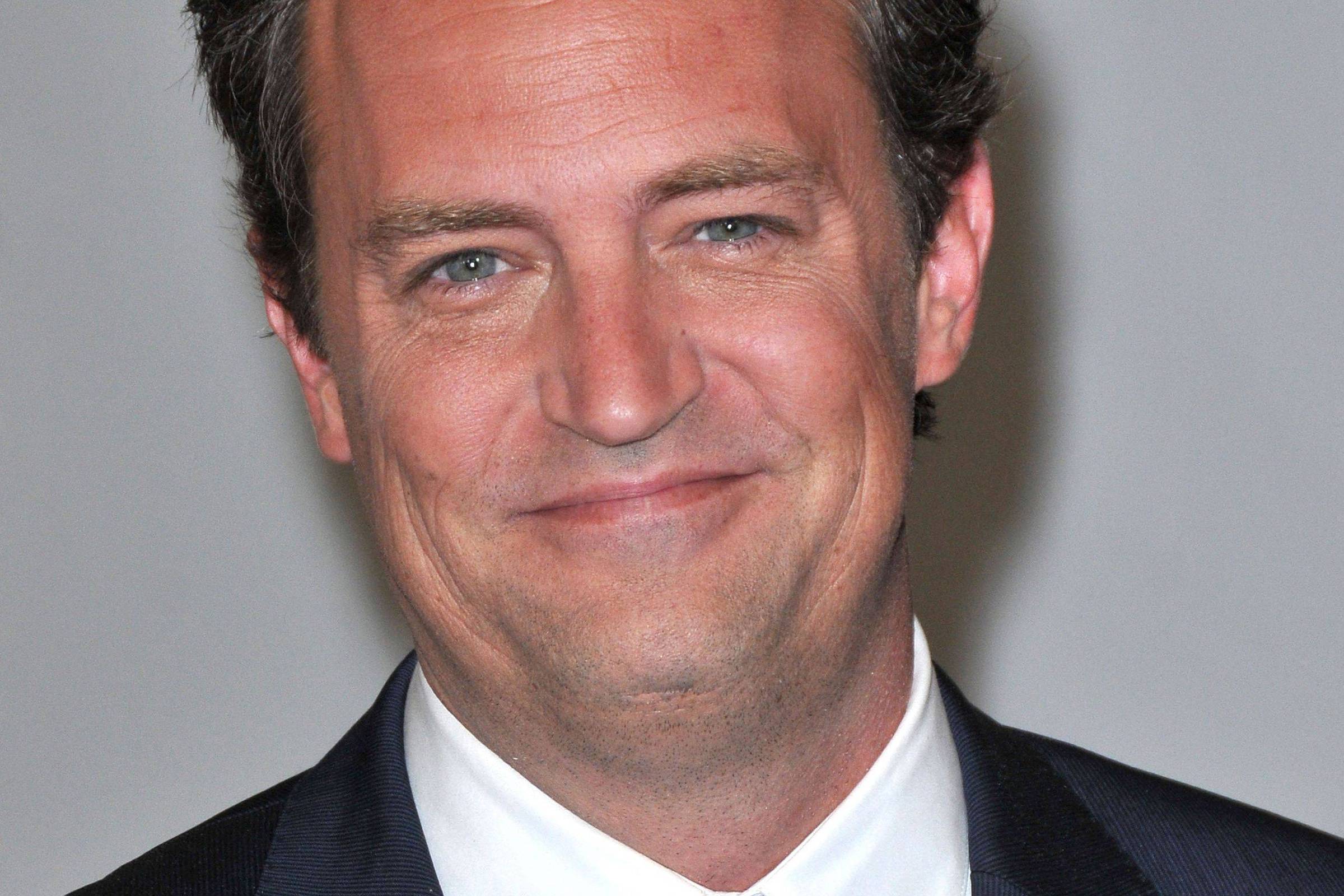 Como a morte de Matthew Perry lança uma luz dura sobre o tratamento com cetamina