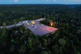 Poço de extração de gás natural próximo da Unidade de Tratamento Azulão, em Silves, no Amazonas