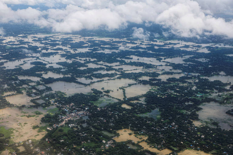 Fortes chuvas causam enchentes em Bangladesh; veja fotos de hoje