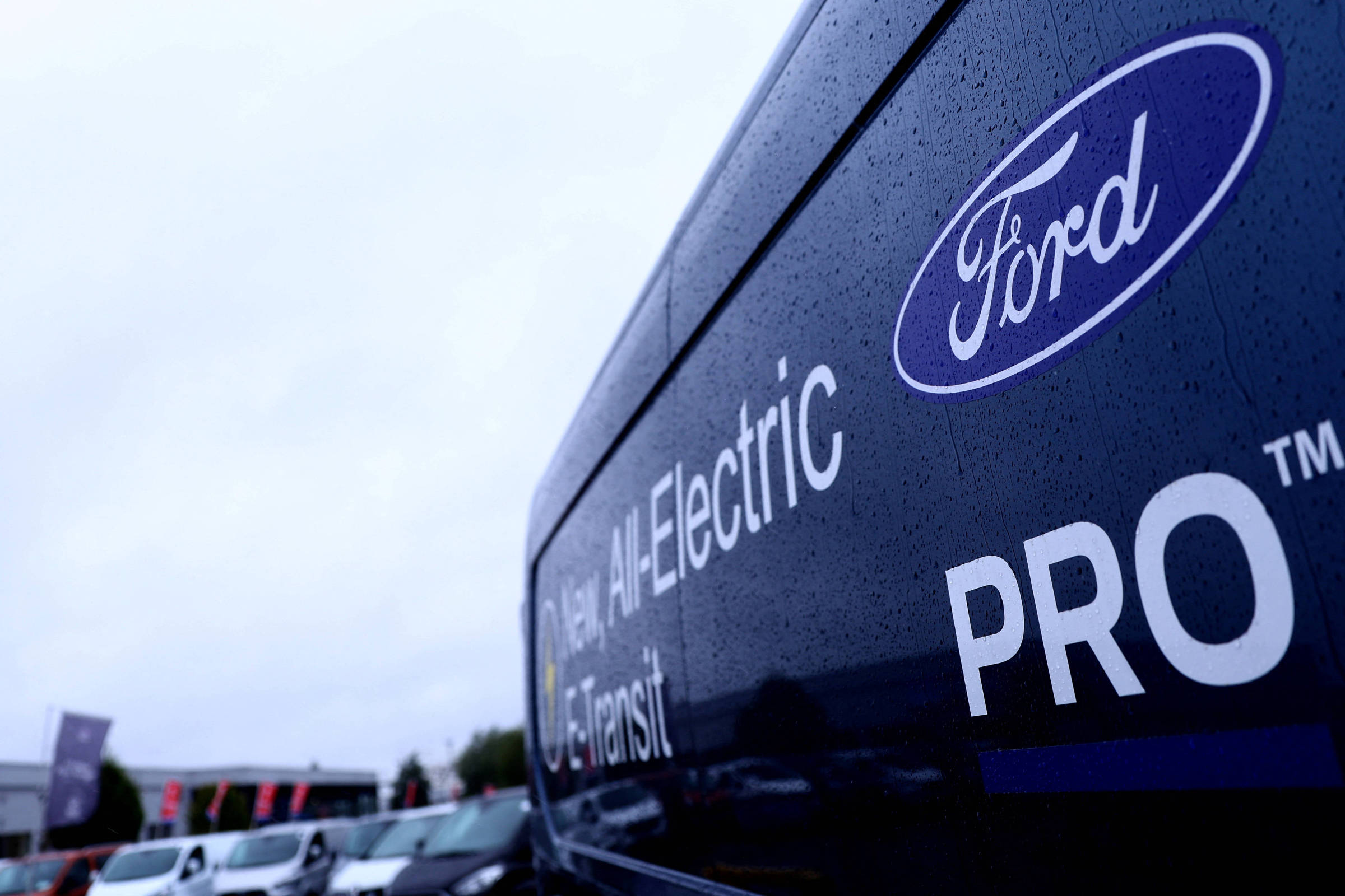 Desaceleração dos veículos elétricos atrasa planos de lucro da Ford