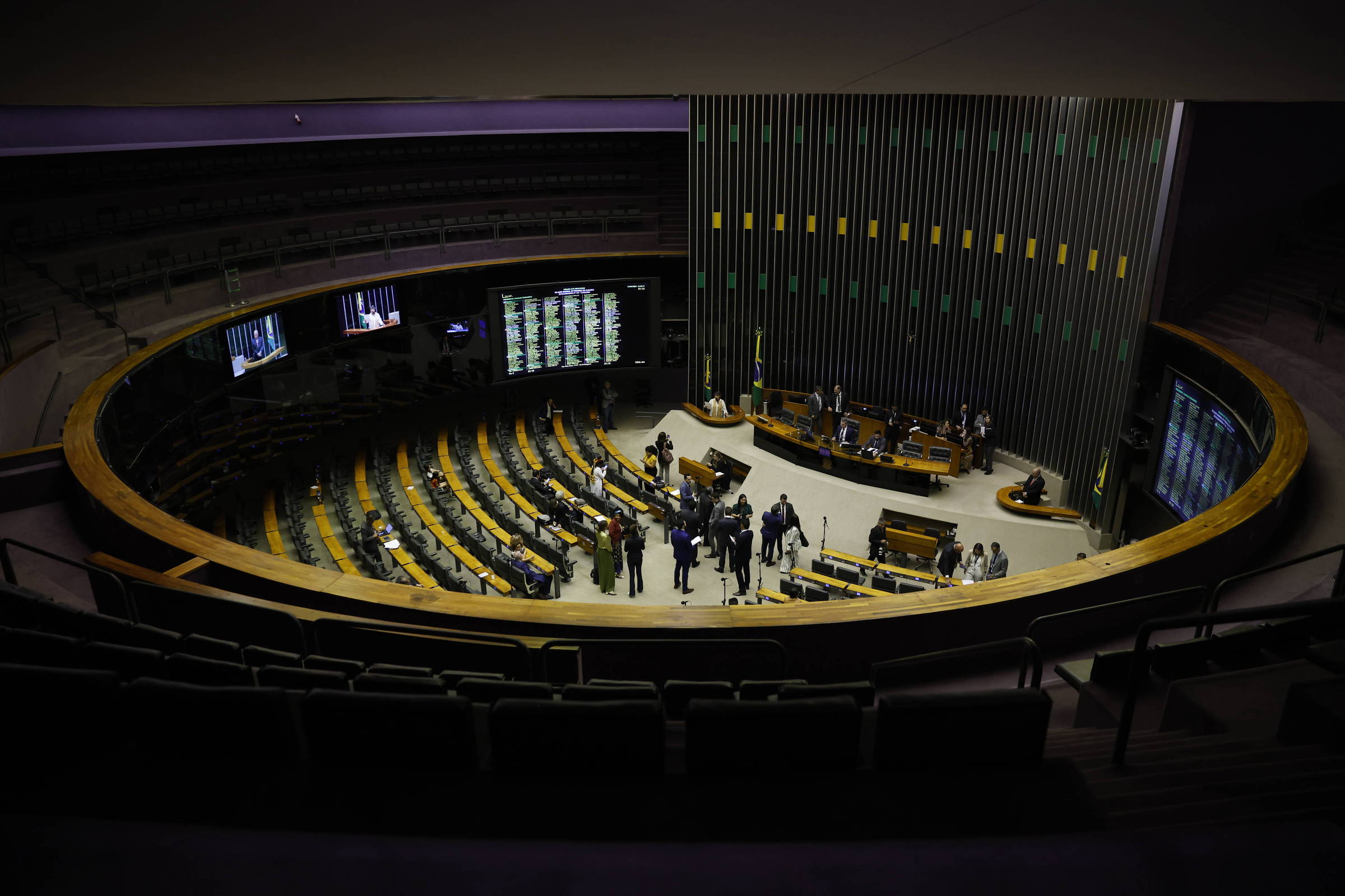 Mulheres já são quase metade dos lobistas no Brasil