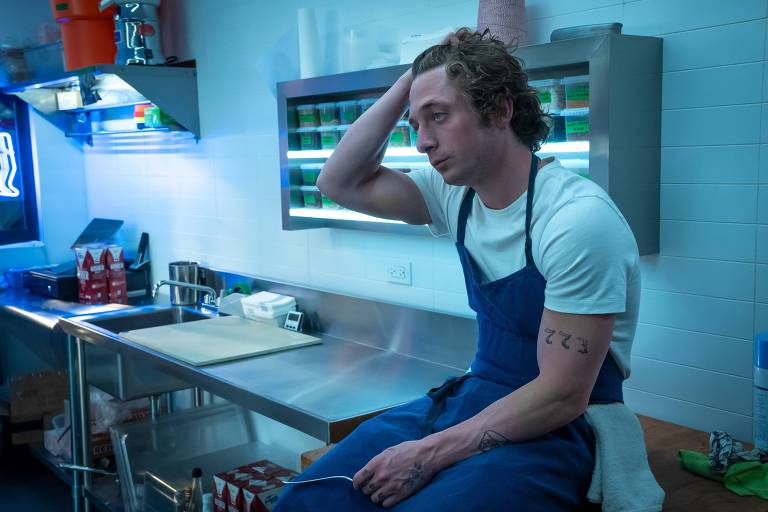 O ator Jeremy Allen White em cena da série 'O Urso'