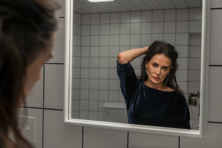 Demi Moore em cena do filme "A Substância", de Coralie Fargeat