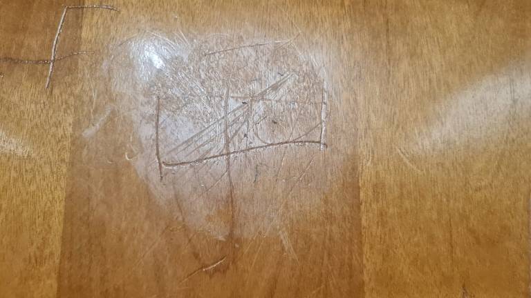 Desenhos de suásticas encontrados na Faculdade de Direito da USP