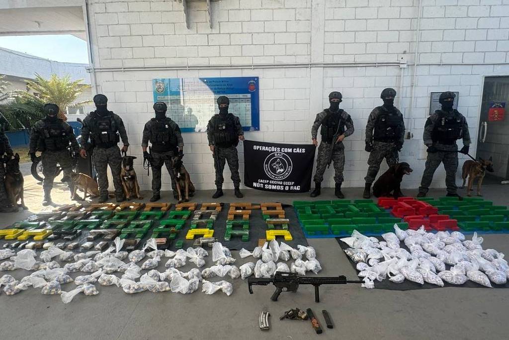 Em uma semana, polícia apreende quase 2 toneladas de drogas em escolas da Maré, no Rio
