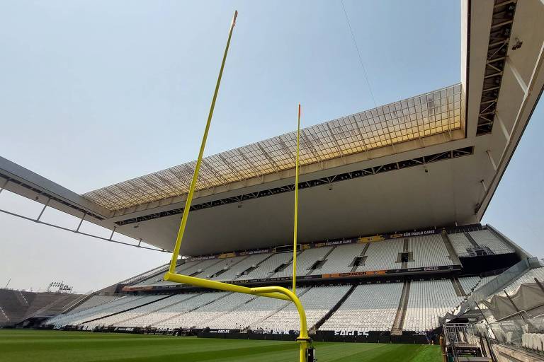 Montagem da estrutura da NFL na Neo Química Arena