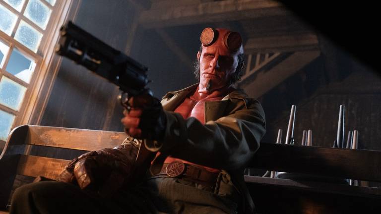 Cena de Hellboy e o Homem Torto