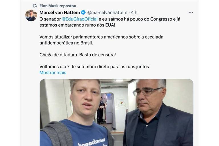 A imagem mostra uma postagem do Twitter onde Marcel van Hattem e o senador Edu Giraão estão em um ambiente que parece ser um corredor de avião. Marcel está usando uma camiseta azul com a palavra 'impeachment' e está falando para a câmera, enquanto Edu Giraão, ao seu lado, parece estar ouvindo. O texto da postagem menciona que eles estão indo para os EUA para atualizar parlamentares americanos sobre a situação no Brasil, criticando a censura e a ditadura, e convocando para um retorno às ruas no dia 7 de setembro.