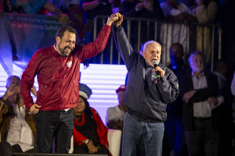 Boulos e o presidente Lula durante comício em São Miguel Paulista, na zona leste de São Paulo