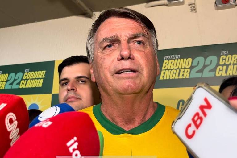 Bolsonaro em entrevista a jornalistas após evento de apoio a Bruno Engler (PL) em Belo Horizonte