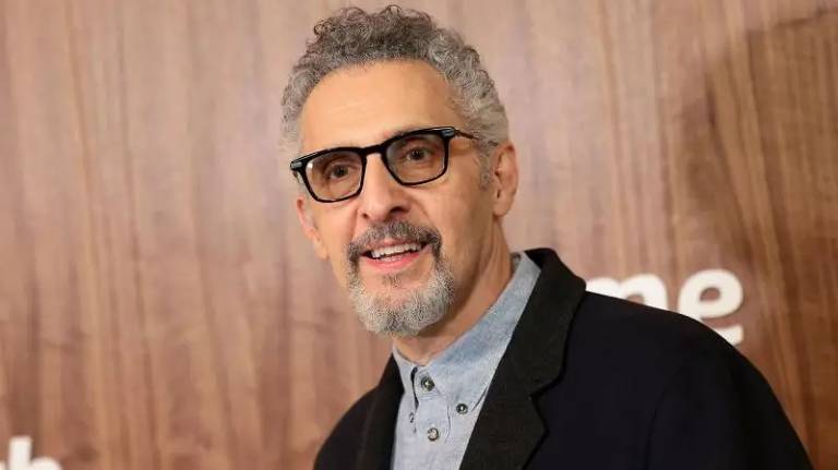 O personagem Damian, interpretado por John Turturro