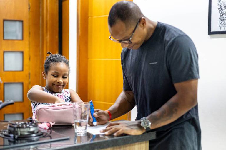 Estudantes migram de escolas particulares para públicas