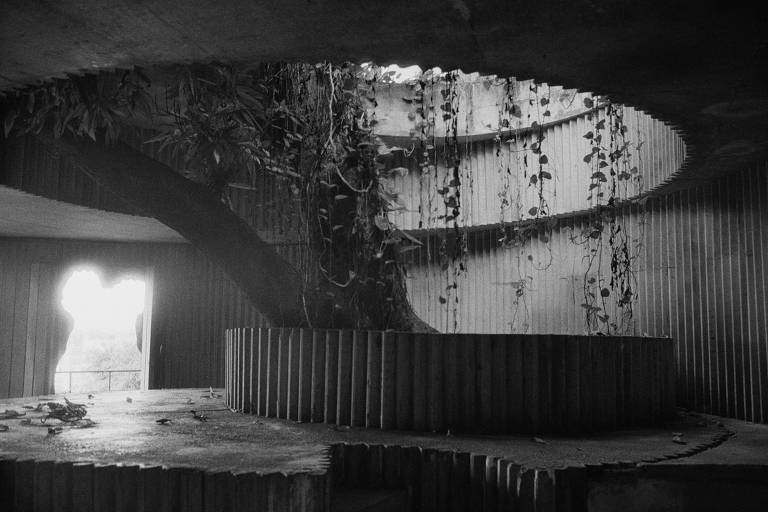 Interior do bar Coaty na ladeira da Misericórdia, em Salvador, um projeto de Lina Bo Bardi