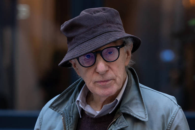 O cineasta Woody Allen nos bastidores do filme 'Golpe de Sorte em Paris'