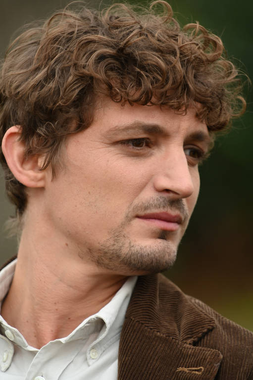 Niels Schneider em cena do filme 'Golpe de Sorte em Paris', de Woody Allen