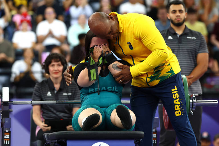 Mariana D'Andre celebra o título paralímpico 