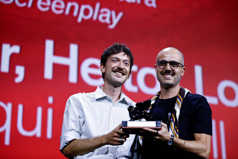 Murilo Hauser e Heitor Lorega levaram o prêmio de melhor roteiro pelo filme 'Ainda Estou Aqui'