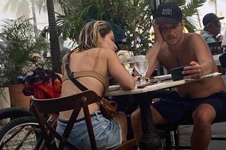 Luisa Arraes e Chico Chico são vistos em restaurante no RJ