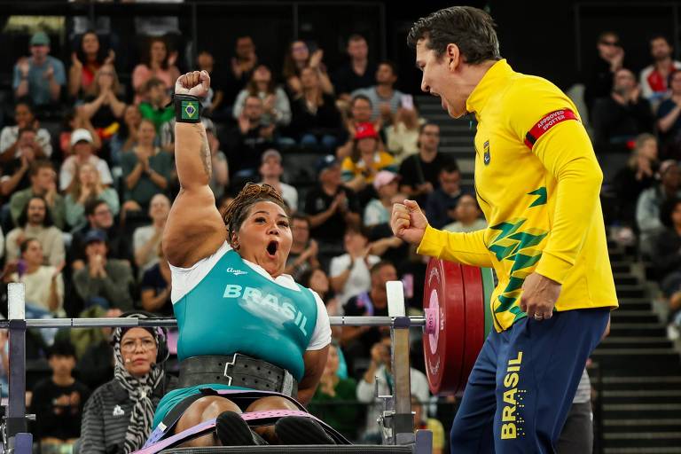 Tayana Medeiros celebra conquista do ouro