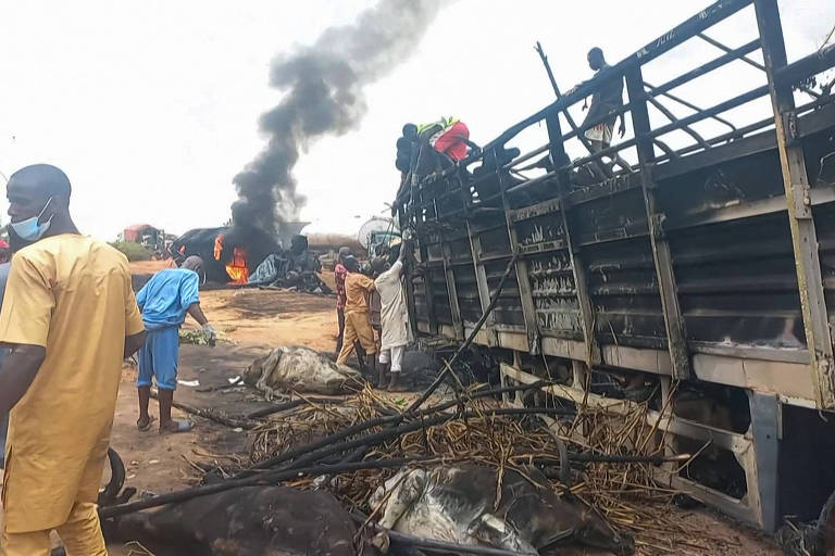 Colisão entre caminhões em estrada da Nigéria deixa dezenas de mortos