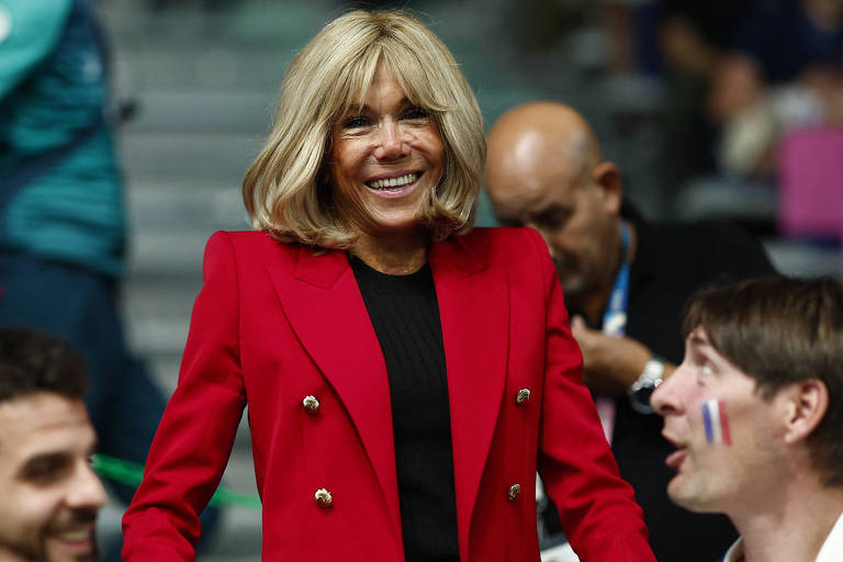 A primeira dama da França, Brigitte Macron, em uma partida das Paraolímpiadas em Paris.