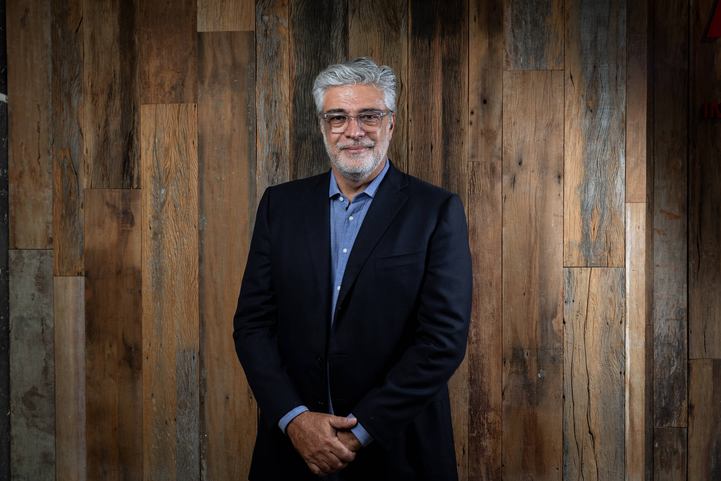 Biografia conta bastidores, erros e campanhas do caminho de Marcello Serpa ao panteão da propaganda