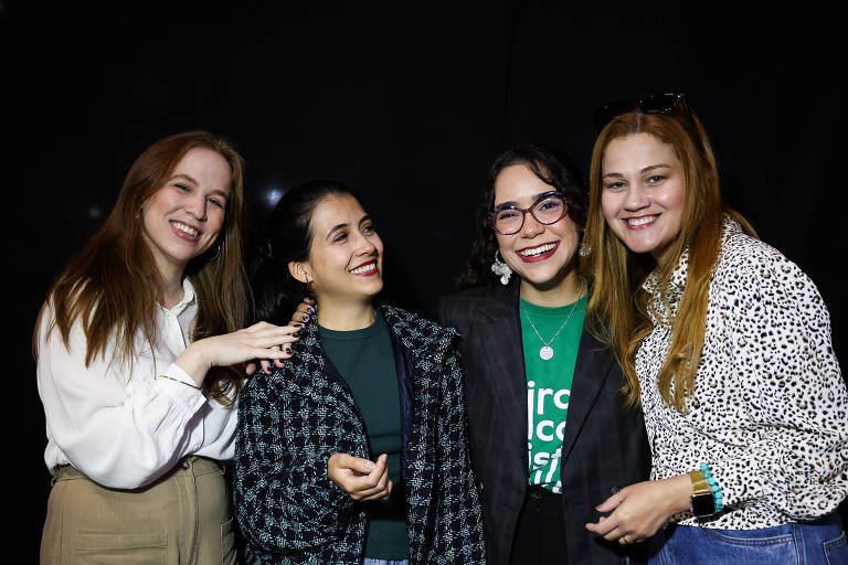 As escritoras de ficção cristã Gabriela Fernandes, Becca Mackenzie, Sara Gusella e Camila Antunes nesta quarta, na Bienal do Livro de São Paulo