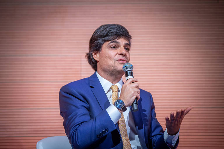 Leonardo Sica, presidente em exercício da OAB-SP, durante debate sobre a democracia no século 21