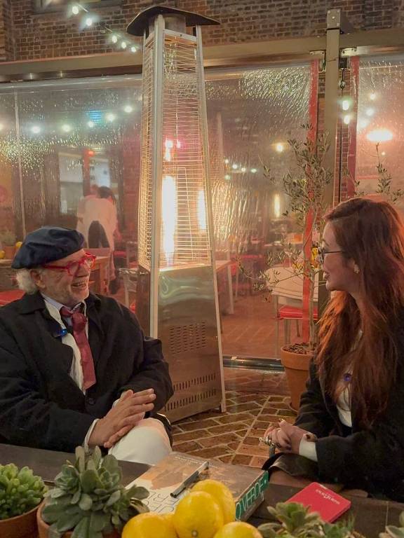 A colunista da Folha Larissa Morales entrevista o chef Francis Mallmann