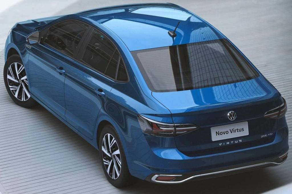 Sedãs Fiat Cronos e Volkswagen Virtus resistem à moda dos SUVs compactos; veja teste