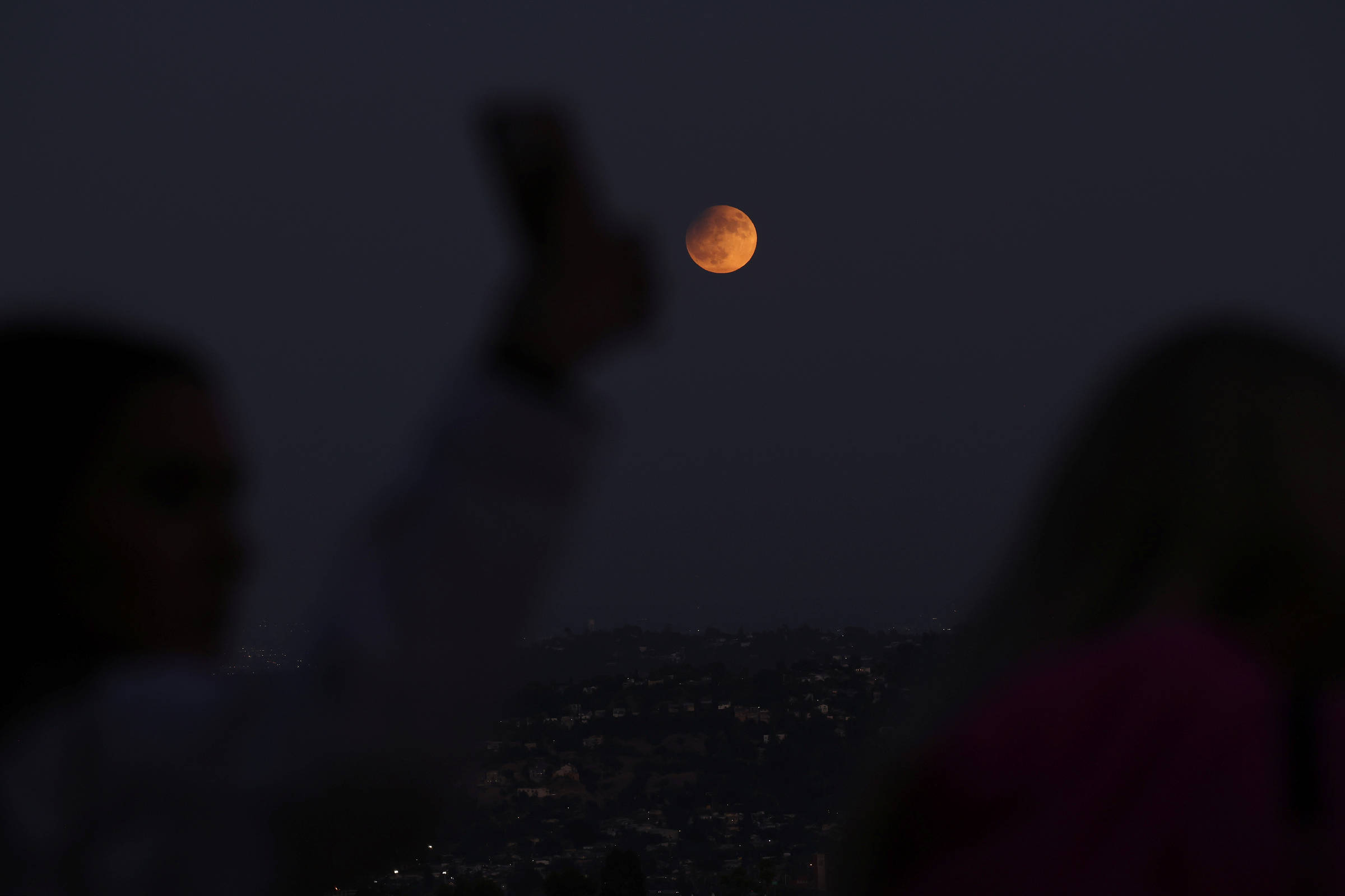 Como ver online o eclipse lunar da madrugada desta sexta (14)